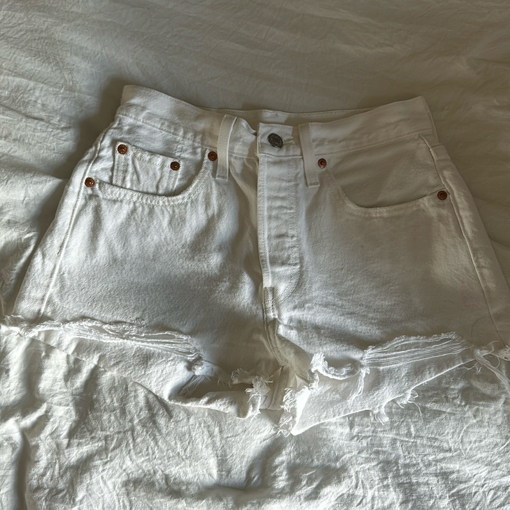 White Levi 501 Jean shorts